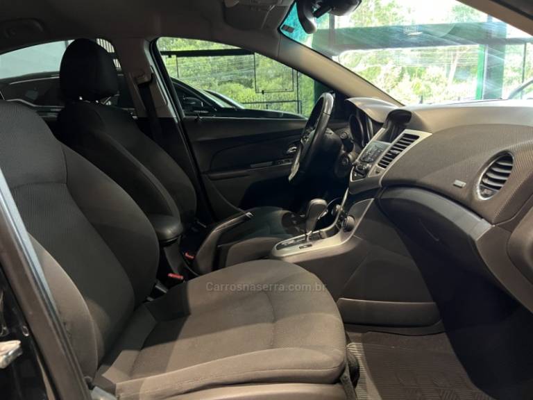 CHEVROLET - CRUZE - 2014/2014 - Preta - R$ 57.900,00