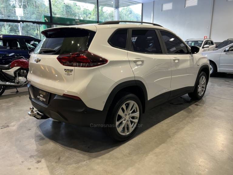 CHEVROLET - TRACKER - 2022/2023 - Branca - R$ 103.900,00