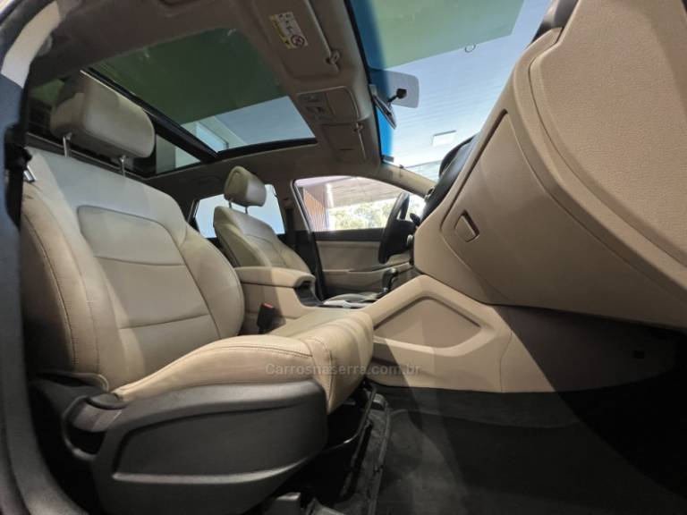 HYUNDAI - TUCSON - 2021/2022 - Branca - R$ 119.900,00