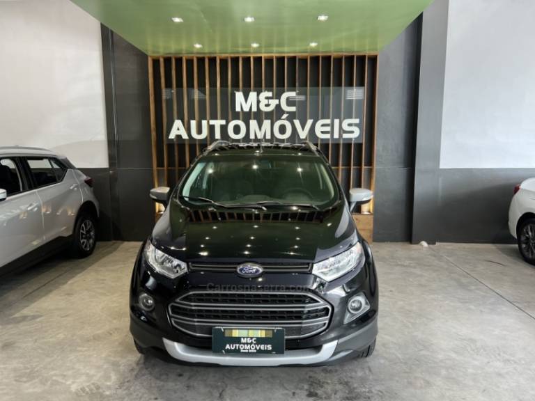 FORD - ECOSPORT - 2016/2017 - Preta - R$ 61.900,00