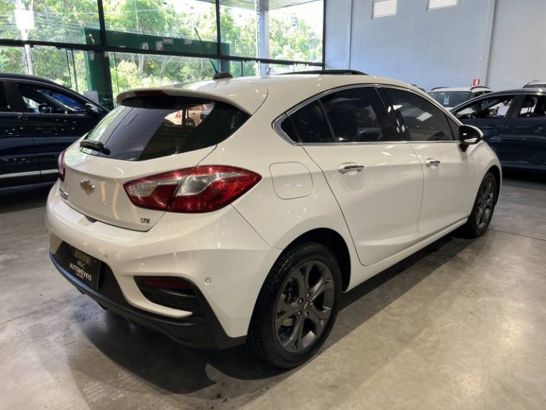 CHEVROLET - CRUZE - 2018/2018 - Branca - R$ 96.900,00
