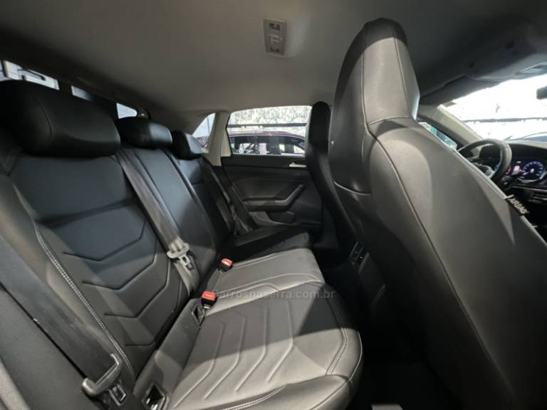 VOLKSWAGEN - POLO - 2023/2023 - Branca - R$ 91.900,00