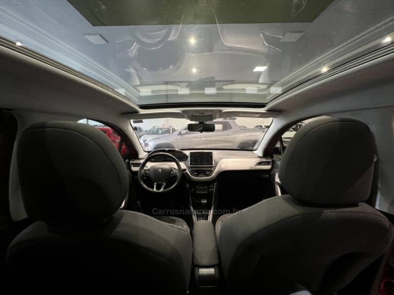 PEUGEOT - 208 - 2018/2019 - Vermelha - R$ 63.900,00