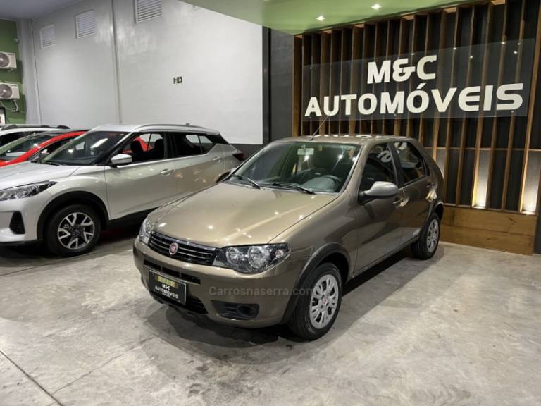 FIAT - PALIO - 2015/2015 - Cinza - R$ 32.900,00