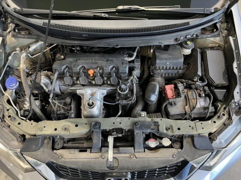 HONDA - CIVIC - 2014/2015 - Cinza - R$ 73.900,00