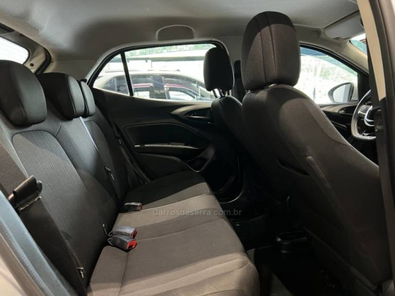 FIAT - ARGO - 2021/2022 - Prata - R$ 58.900,00