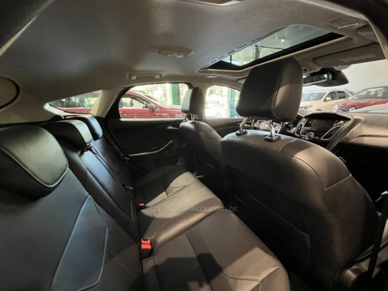 FORD - FOCUS - 2016/2016 - Branca - R$ 66.900,00