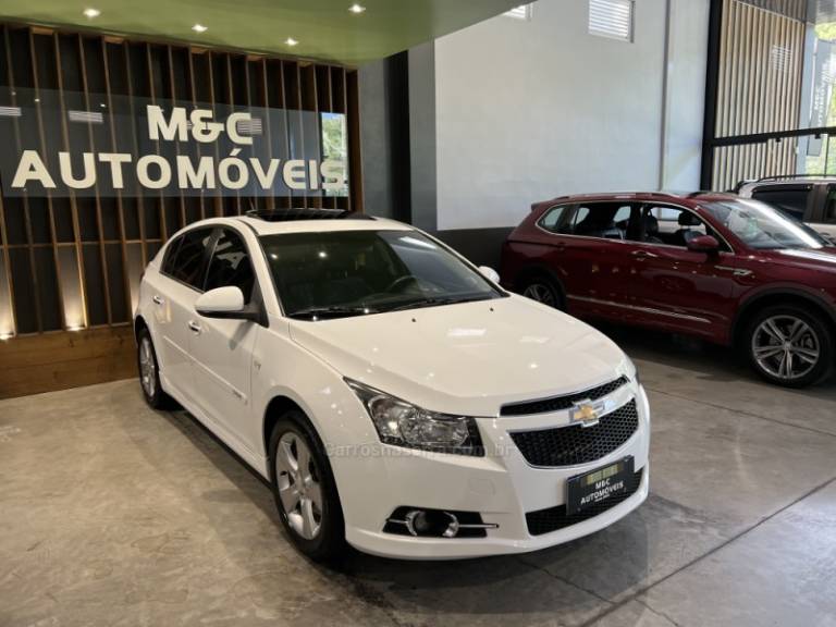 CHEVROLET - CRUZE - 2014/2014 - Branca - R$ 69.900,00