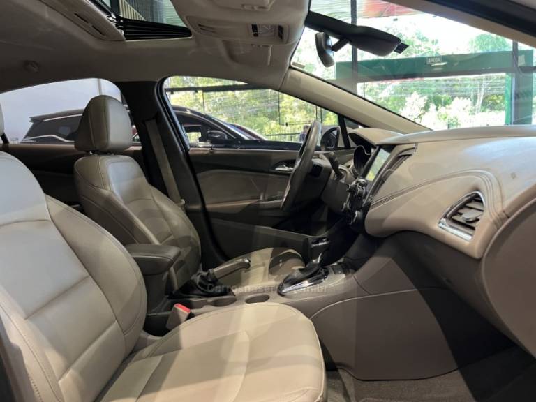 CHEVROLET - CRUZE - 2018/2018 - Branca - R$ 96.900,00
