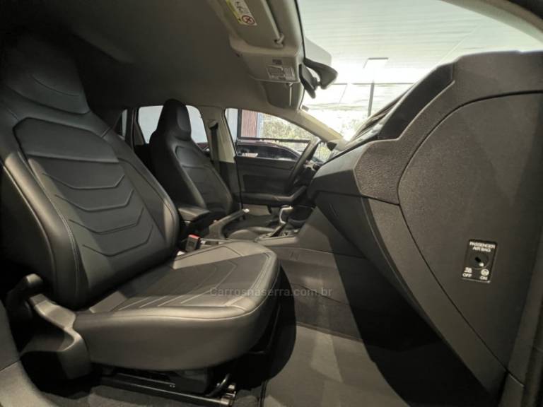 VOLKSWAGEN - POLO - 2023/2023 - Branca - R$ 91.900,00