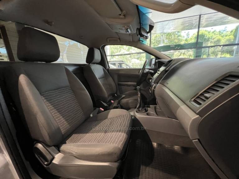 FORD - RANGER - 2013/2013 - Prata - R$ 79.900,00