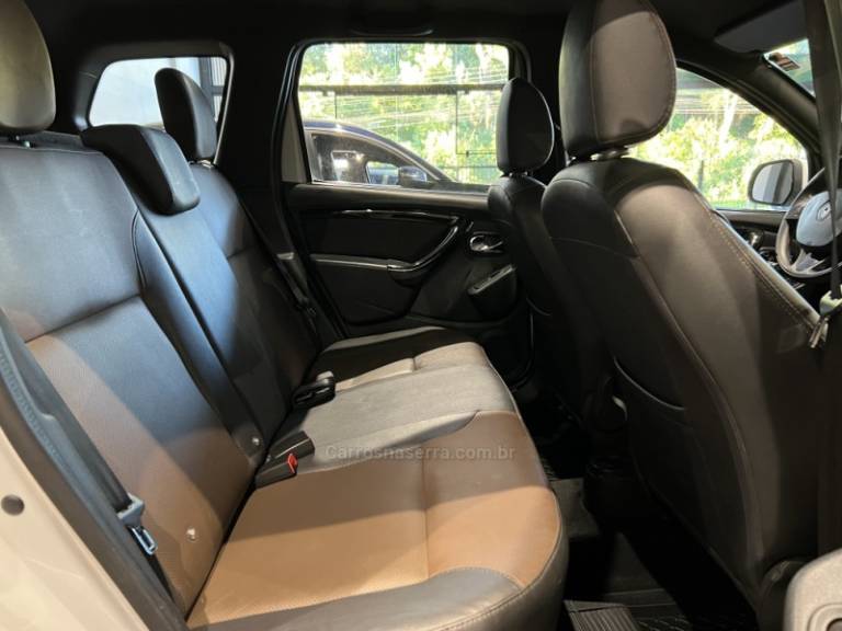 RENAULT - DUSTER - 2018/2019 - Branca - R$ 69.900,00