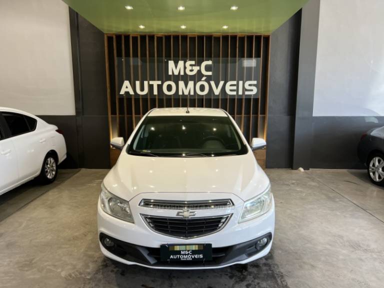 CHEVROLET - PRISMA - 2014/2014 - Branca - R$ 43.900,00