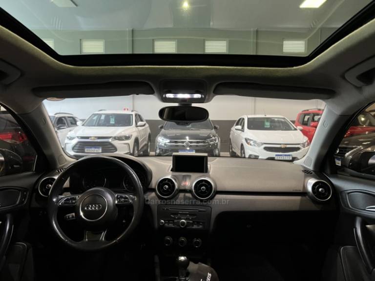 AUDI - A1 - 2011/2012 - Azul - R$ 62.900,00