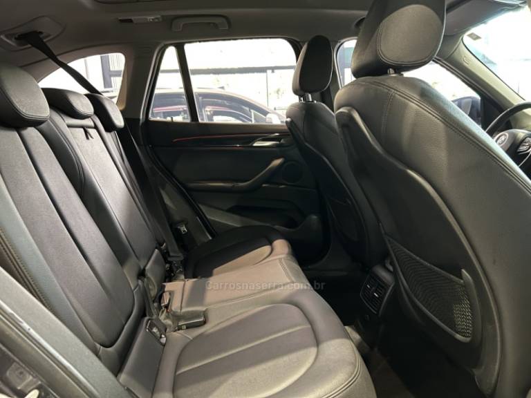 BMW - X1 - 2017/2018 - Cinza - R$ 124.900,00