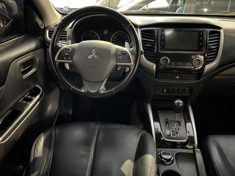 MITSUBISHI - L200 TRITON - 2018/2019 - Preta - R$ 144.900,00