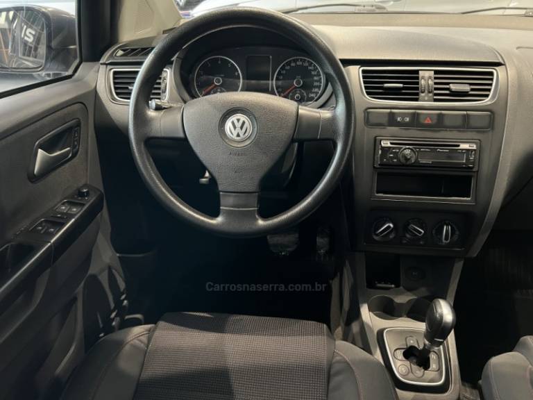 VOLKSWAGEN - FOX - 2010/2011 - Cinza - R$ 34.900,00