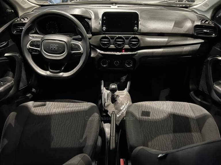 FIAT - CRONOS - 2022/2023 - Prata - R$ 73.900,00