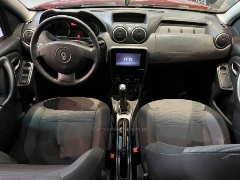 RENAULT - DUSTER - 2014/2015 - Vermelha - R$ 54.900,00