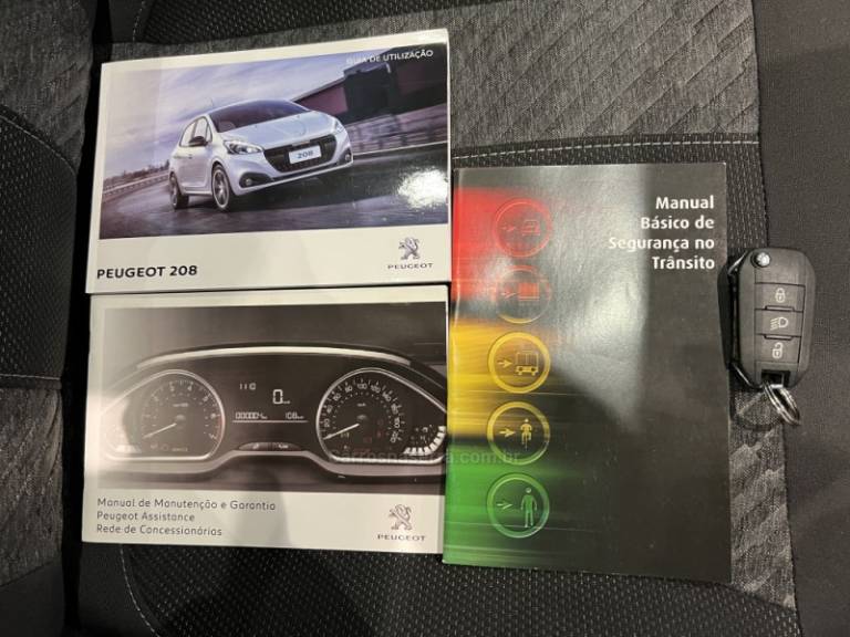 PEUGEOT - 208 - 2018/2019 - Vermelha - R$ 63.900,00